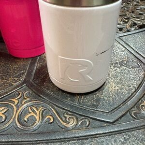 White rtic regular size can colster never been used.